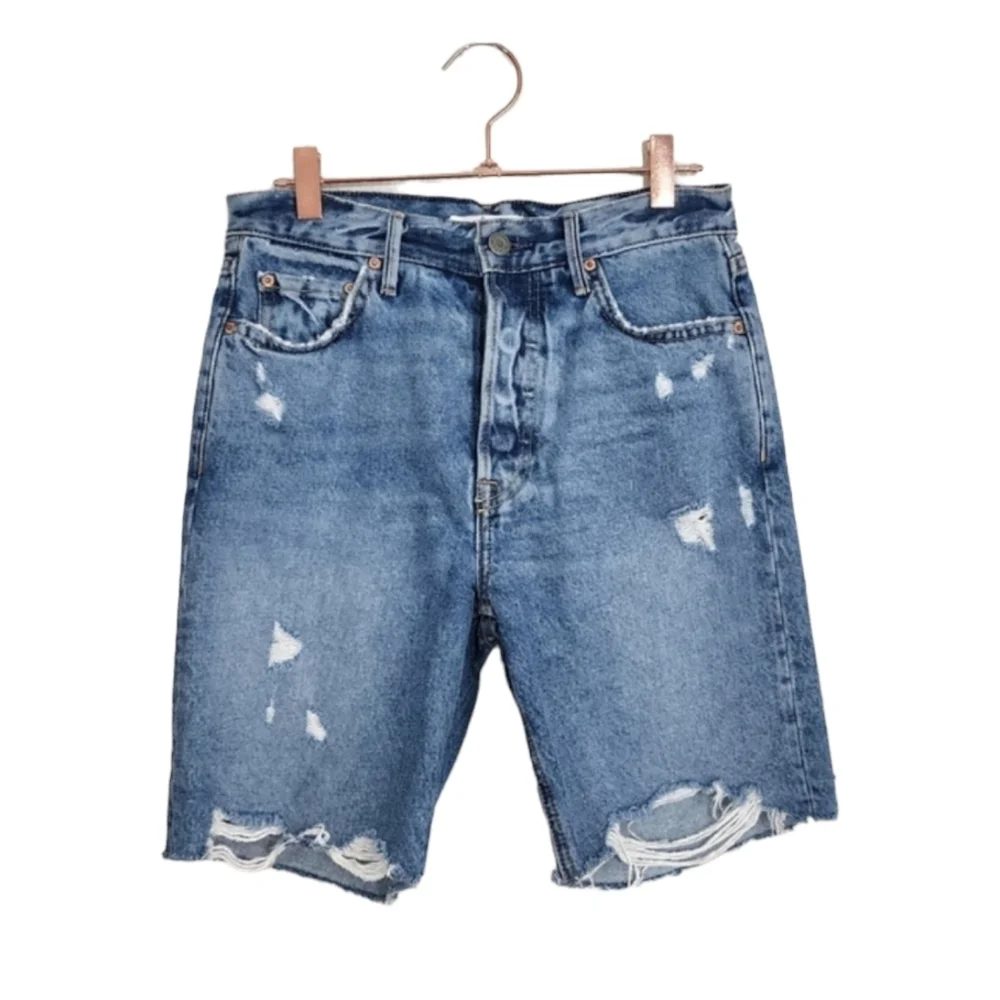 GRLFRND Marjan mid rise denim‎ distressed shorts in Step it Up size 24